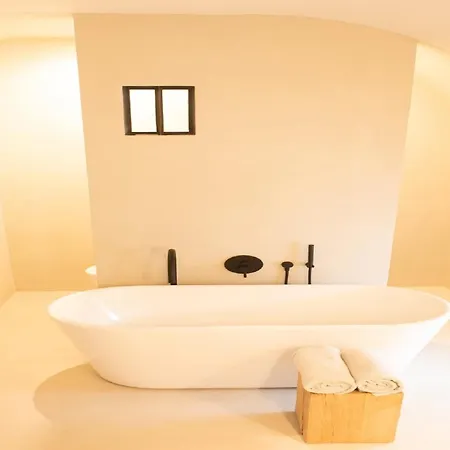 Stately 16-person Manor Farm In South Limburg , Cleaning Included